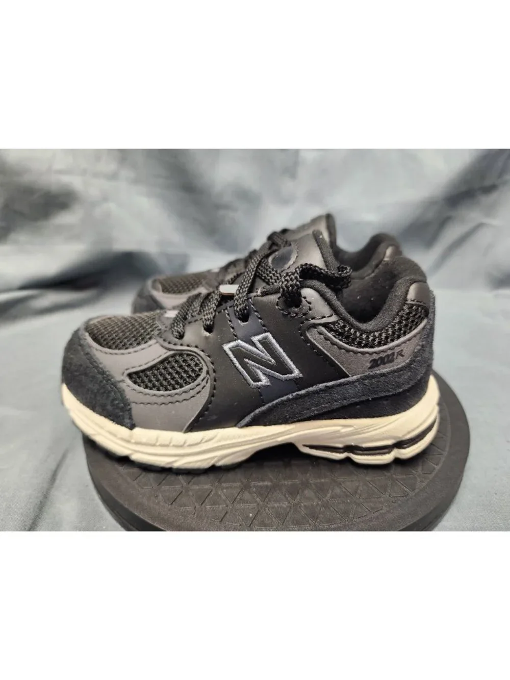 New Balance 2002 Sneakers PC2002BK Black Kids Size 1 NEW NO BOX!